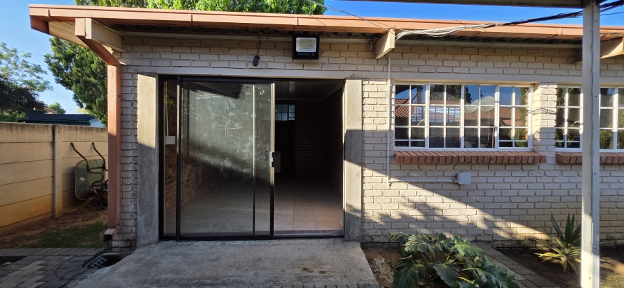 3 Bedroom Property for Sale in Naudeville Free State